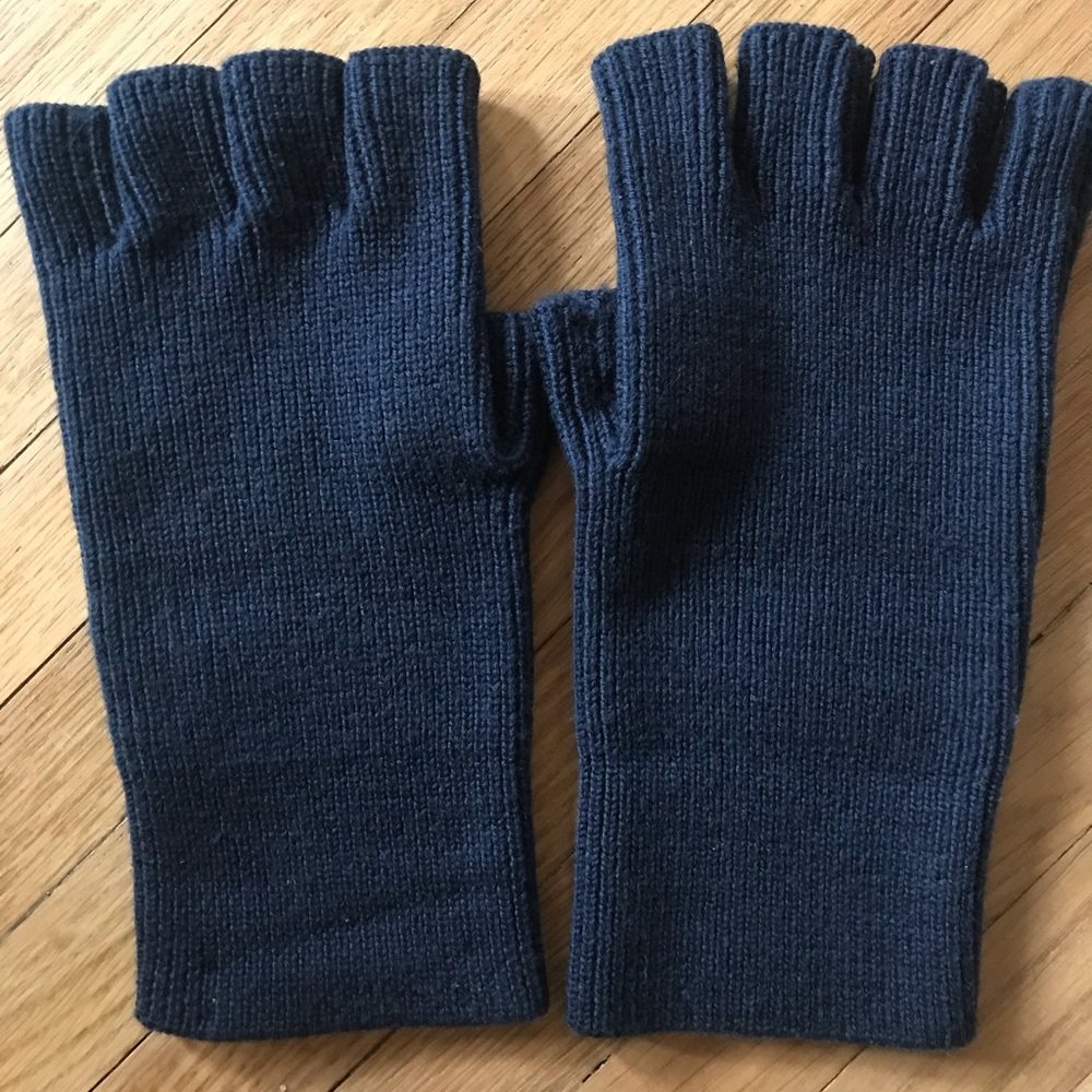 Banana Republic merino wool fingerless gloves